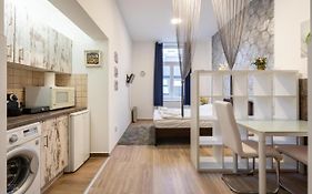 Silver Home Apartments In The City Centre